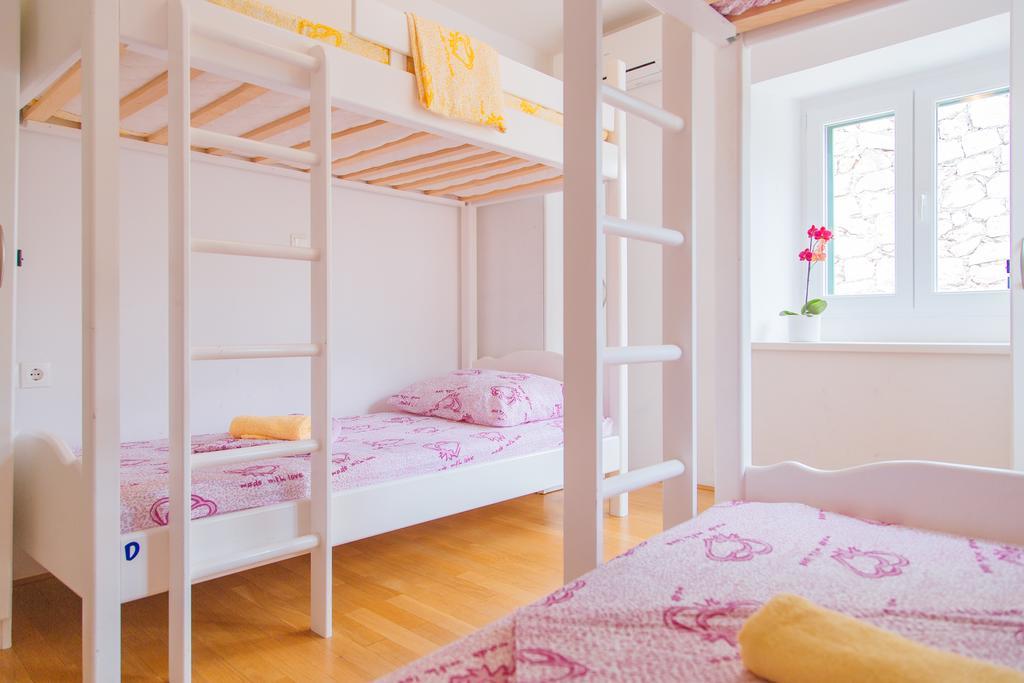 Albergue Cheap Sleep Marinero (Adults Only) Hvar Town Exterior foto