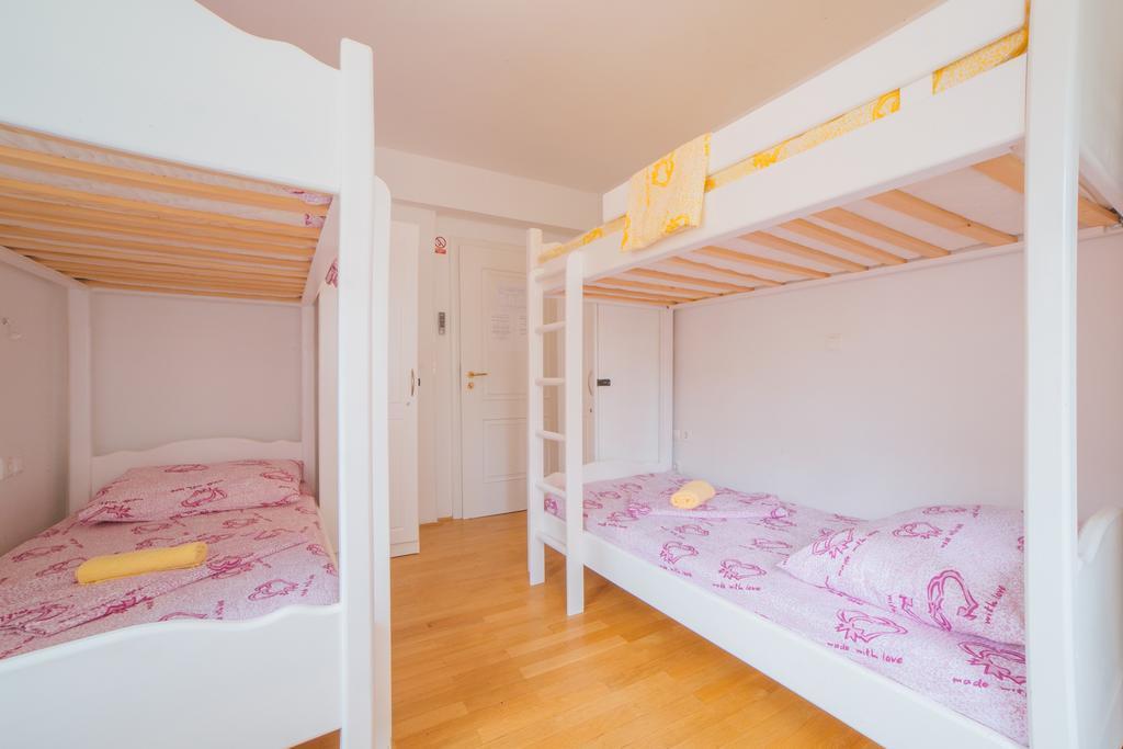 Albergue Cheap Sleep Marinero (Adults Only) Hvar Town Exterior foto