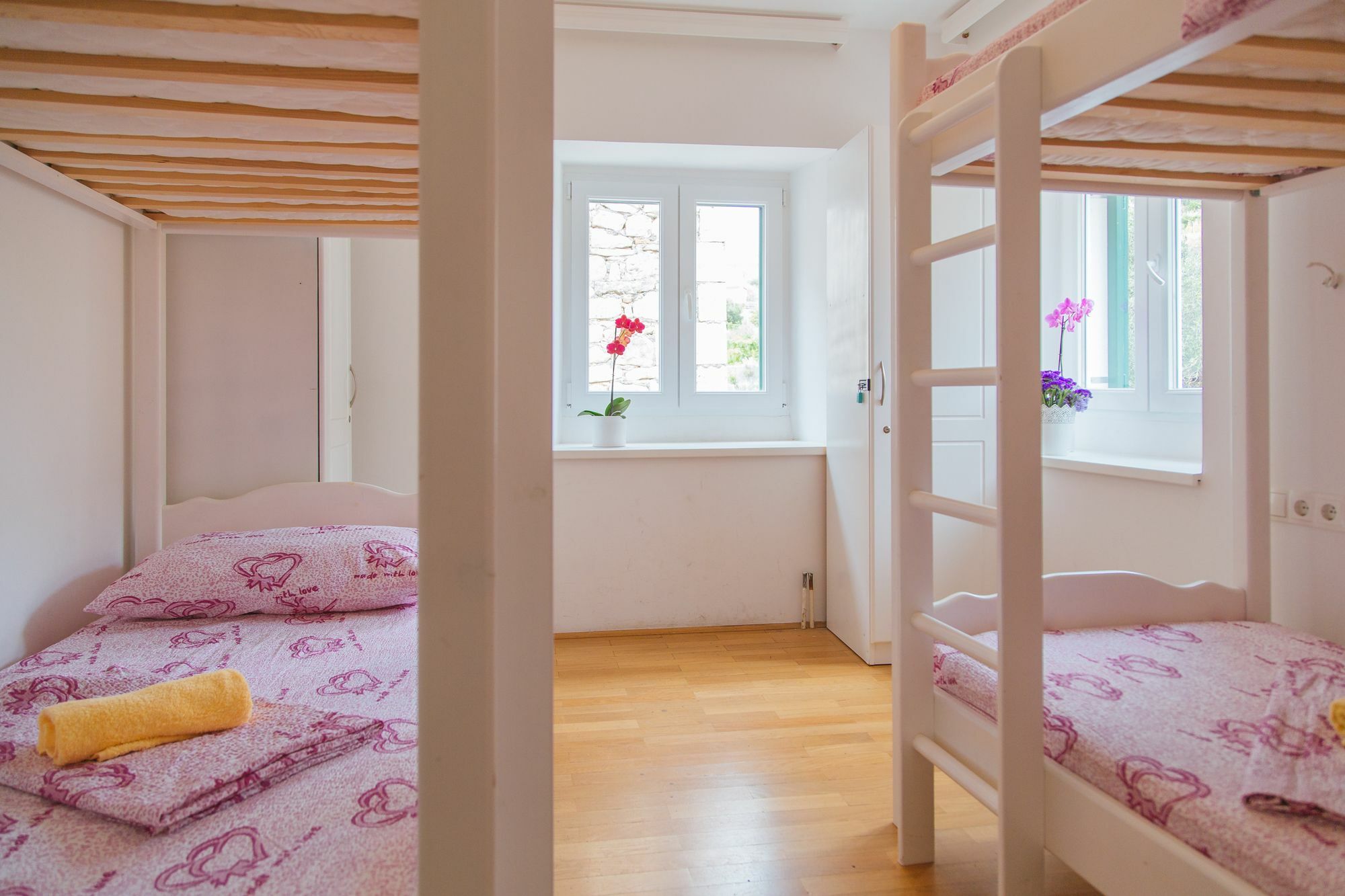 Albergue Cheap Sleep Marinero (Adults Only) Hvar Town Exterior foto
